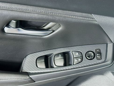 Used 2024 Nissan Sentra SV FWD image 23