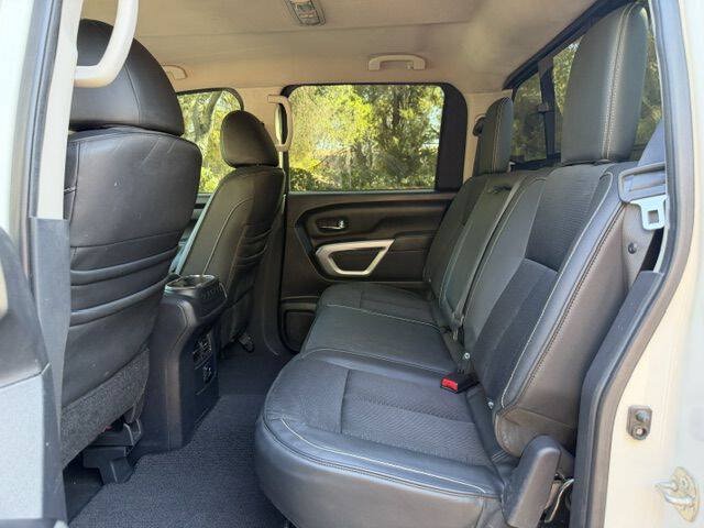 Used 2018 Nissan Titan PRO-4X AWD/4WD image 12