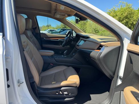 Used 2019 Cadillac XT5 Platinum image 19