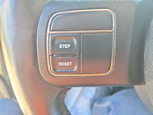 Used 2018 Jeep Wrangler Unlimited Sahara AWD/4WD image 14
