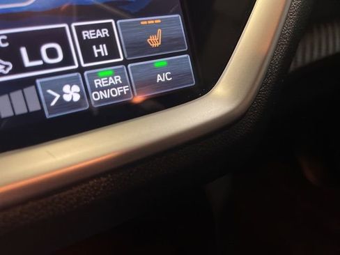 Used 2024 Subaru Ascent Premium w/ Convenience Package image 34