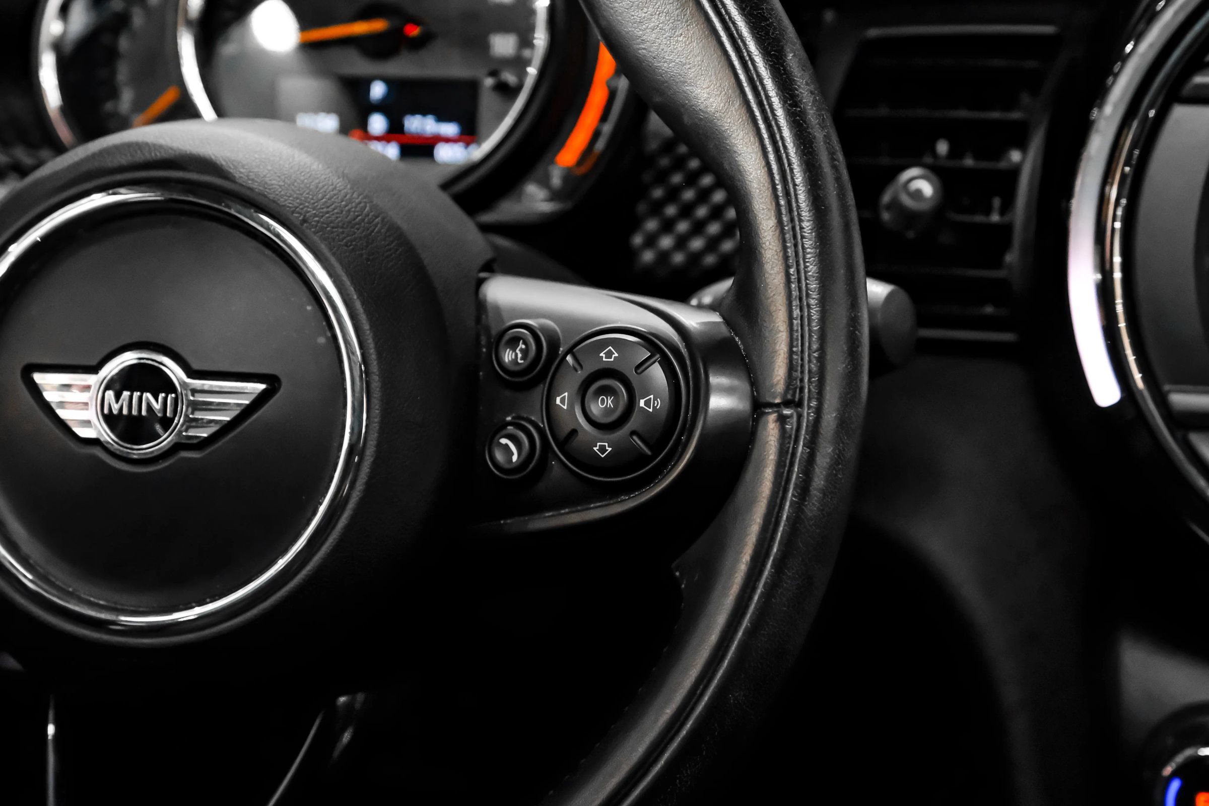 Used 2018 MINI Cooper S w/ Premium Package FWD image 23