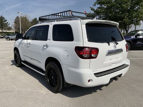 Used 2019 Toyota Sequoia Limited w/ Safety & Convenience Package image 5
