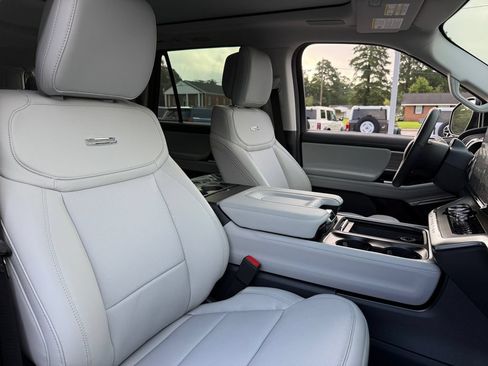 New 2027 Ford Expedition Max Platinum w/ Driver's Package RWD image 18