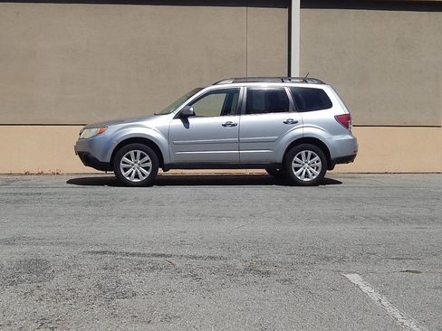 Used 2012 Subaru Forester 2.5X Limited image 7
