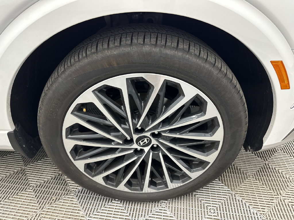 Used 2026 Hyundai Palisade Calligraphy FWD image 14