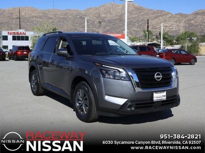 New 2025 Nissan Pathfinder SV