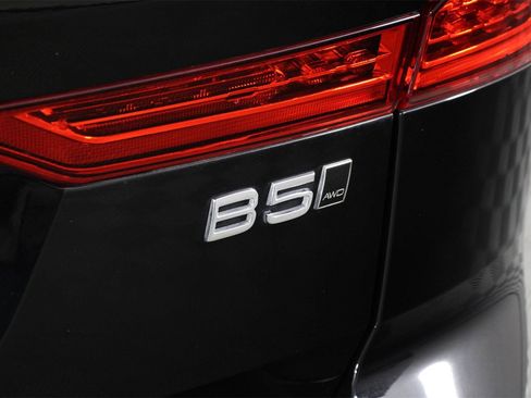 Certified 2025 Volvo XC60 B5 Core image 20