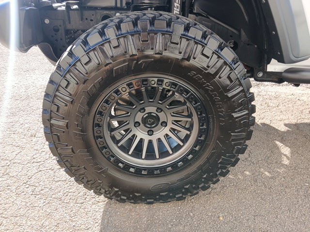 Used 2025 Jeep Gladiator Sport AWD/4WD image 46