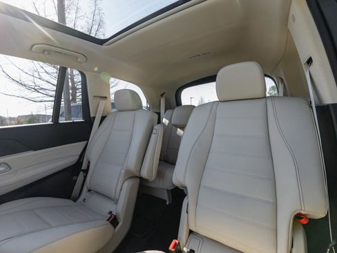 New 2026 Mercedes-Benz GLS 450 4MATIC image 32