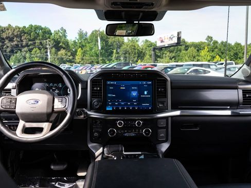 Used 2022 Ford F150 Lariat AWD/4WD image 19