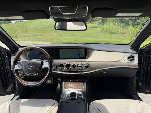 Used 2017 Mercedes-Benz S 550 Sedan image 16