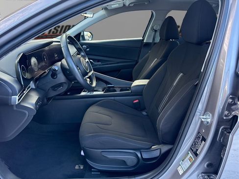 Certified 2023 Hyundai Elantra SEL w/ Convenience Package image 9