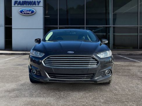 Used 2014 Ford Fusion Titanium image 2