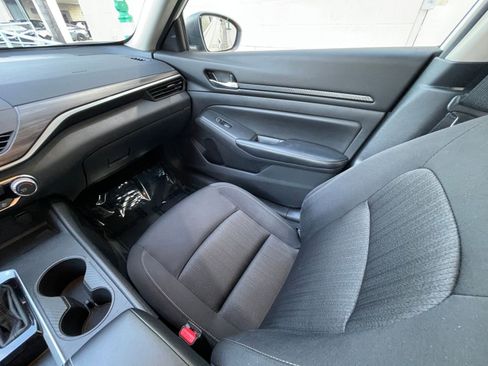 Used 2025 Nissan Altima 2.5 SV image 35