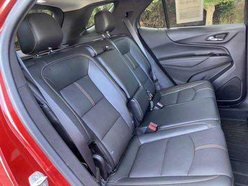 Used 2023 Chevrolet Equinox Premier image 34