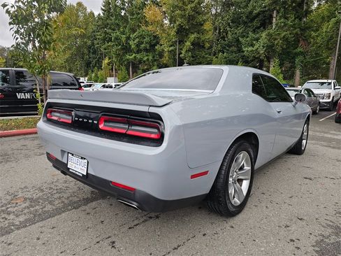 Used 2021 Dodge Challenger SXT image 7