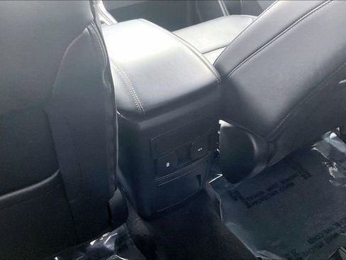 Used 2023 Ford Explorer XLT w/ Equipment Group 202A AWD/4WD image 36