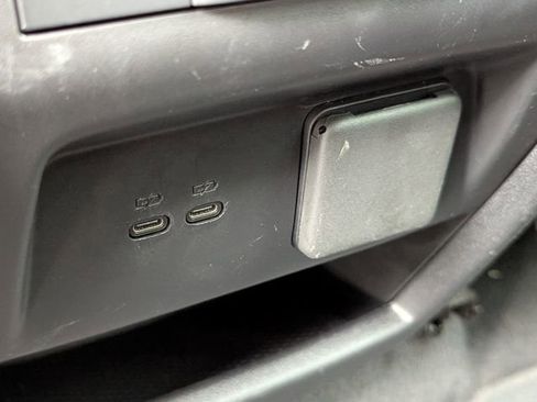 Used 2024 GMC Acadia Elevation image 29