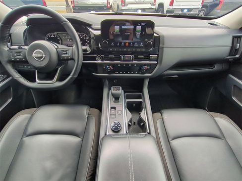 Used 2023 Nissan Pathfinder SL w/ Lighting Package (N92) image 15