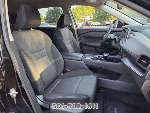 Used 2025 Nissan Rogue SV FWD image 16