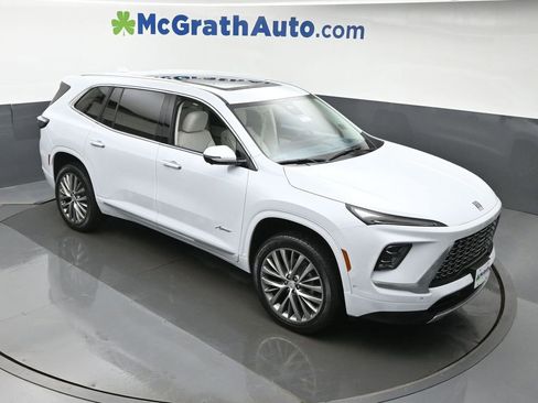 New 2026 Buick Enclave Avenir w/ Super Cruise Package image 3