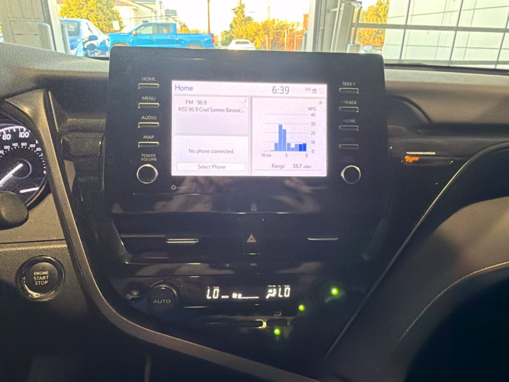 Used 2023 Toyota Camry SE w/ Cold Weather Package FWD image 10
