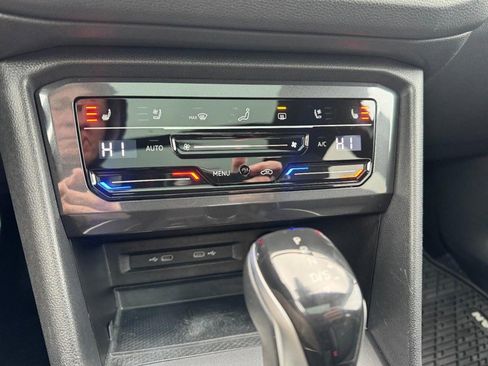 Used 2023 Volkswagen Tiguan SEL R-Line image 17