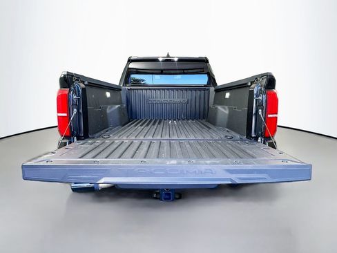 Certified 2026 Toyota Tacoma SR5 AWD/4WD image 25