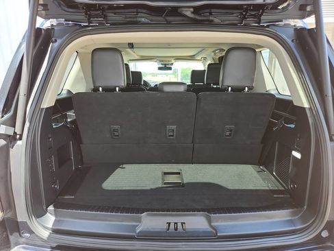 Used 2021 Ford Expedition Platinum RWD image 17