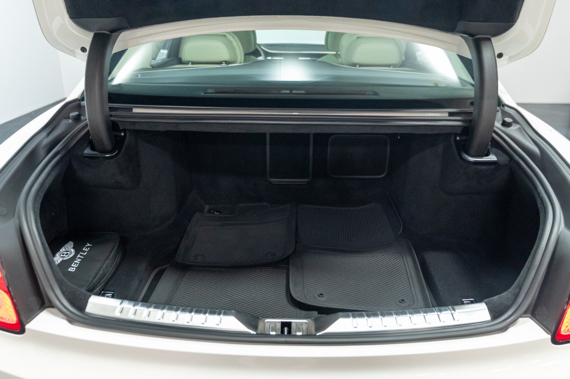 Used 2021 Bentley Flying Spur W12 AWD/4WD image 73