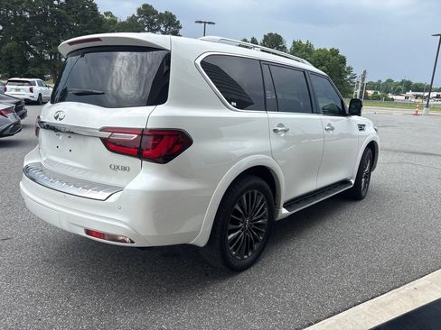 Used 2024 INFINITI QX80 Sensory AWD/4WD image 9