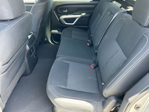 Used 2019 Nissan Titan SV w/ SV Convenience Package AWD/4WD image 16