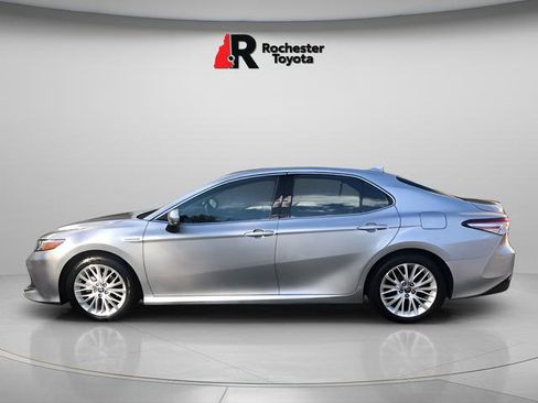 Used 2020 Toyota Camry XLE FWD image 4