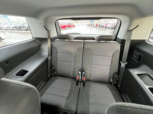 Used 2023 GMC Acadia SLE w/ Driver Convenience Package image 21