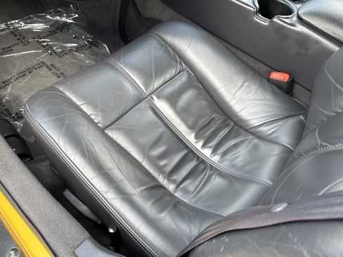 Used 2002 Chrysler Prowler image 32