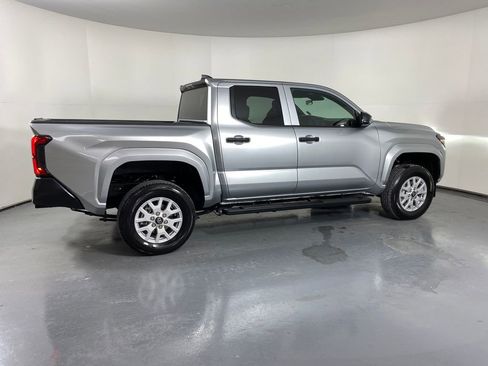 Certified 2025 Toyota Tacoma SR image 6