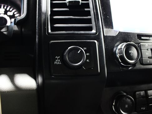 Used 2019 Ford F150 XL w/ Equipment Group 101A Mid AWD/4WD image 17