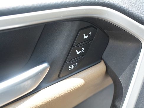 Used 2019 Toyota RAV4 Limited w/ Cold Weather Package AWD/4WD image 8