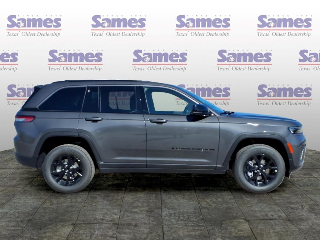 New 2026 Jeep Grand Cherokee Altitude RWD image 2