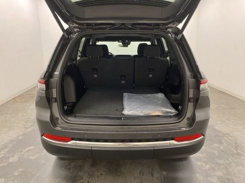 Used 2025 Jeep Grand Cherokee Laredo X w/ Luxury Tech Group I image 28