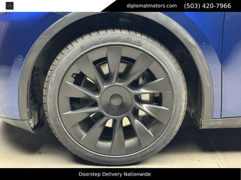 Used 2020 Tesla Model Y Long Range image 31