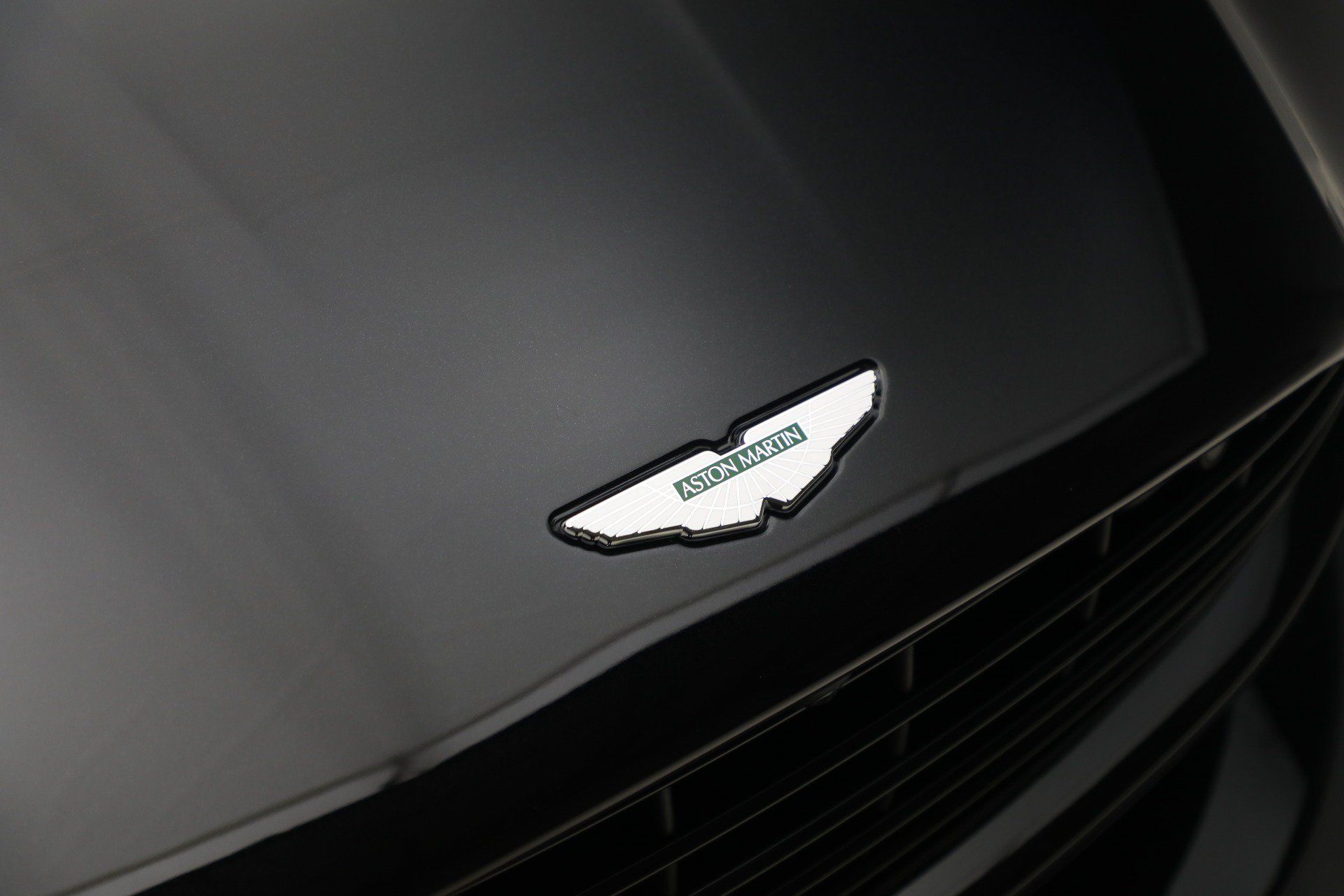 Used 2020 Aston Martin DB11 Volante RWD image 25