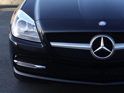 Used 2013 Mercedes-Benz SLK 250 image 8