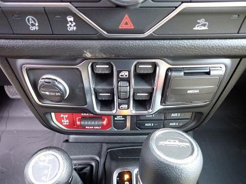 New 2026 Jeep Gladiator Sport image 19