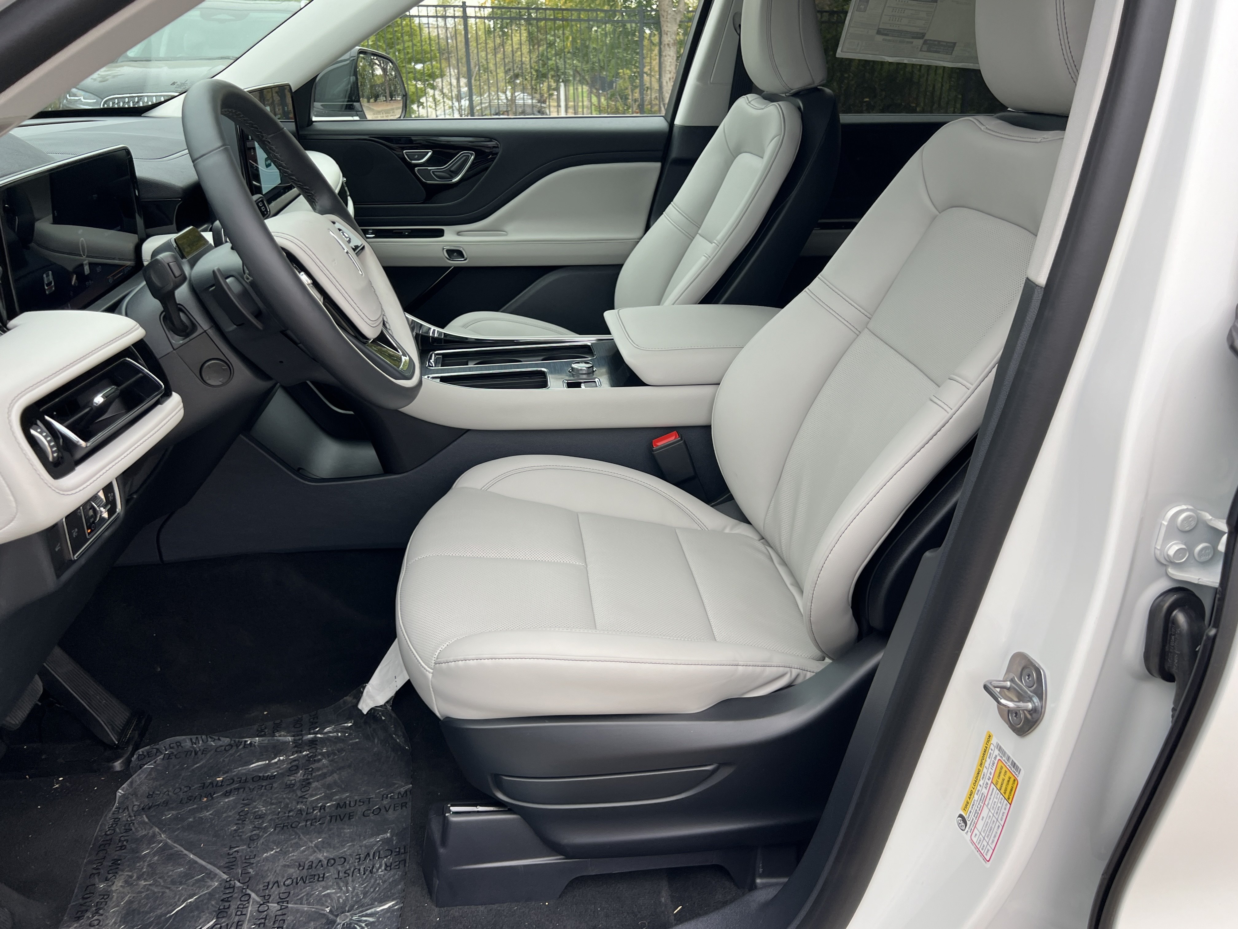 New 2027 Lincoln Aviator 2WD image 14