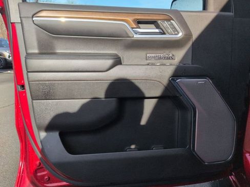 Used 2024 Chevrolet Silverado 1500 High Country w/ Technology Package image 23