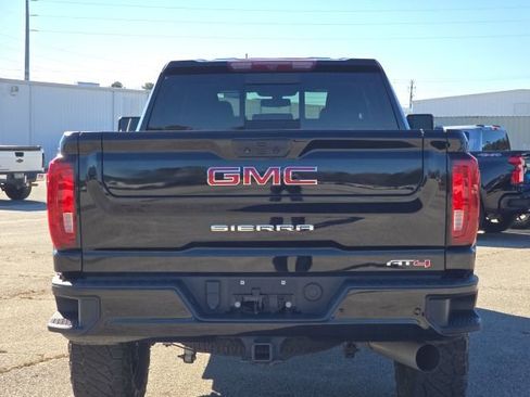 Used 2022 GMC Sierra 2500 AT4 w/ AT4 Preferred Package image 4