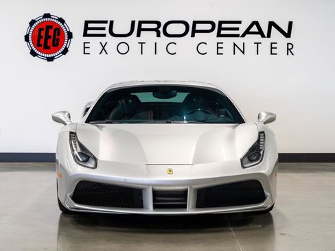 Used 2018 Ferrari 488 GTB image 38