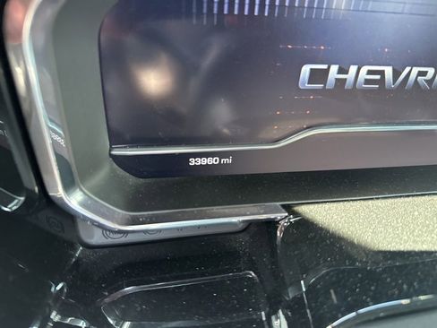 Used 2022 Chevrolet Silverado 1500 LT AWD/4WD image 4